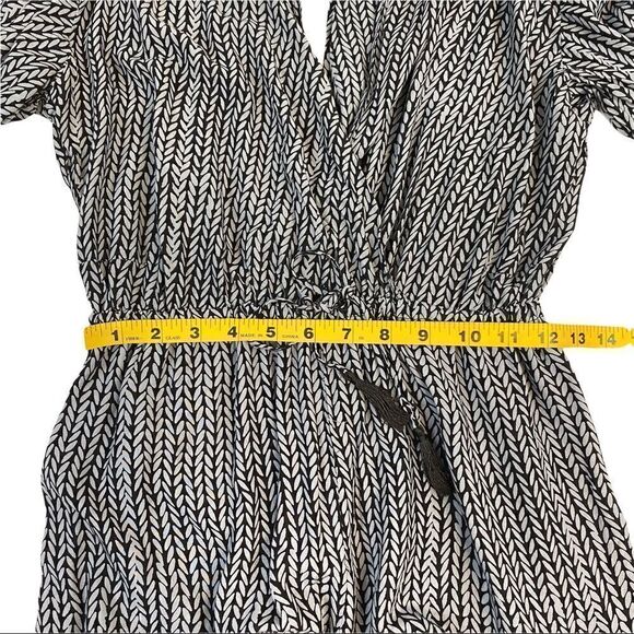 NAT by Natalie Martin claudette printed plunging v-neck jumpsuit m medium. - Picture 10 of 11